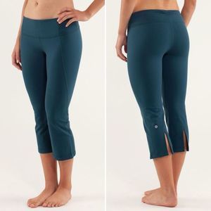 Lululemon Gather & Crow Crop in Alberta Lake / Micro Macro Alberta Lake